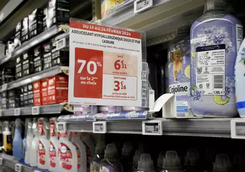 Era campaniilor de tipul „Cumperi un produs, primești încă unul gratis”, la final: Franța a interzis „mega-reducerile” în supermarketuri