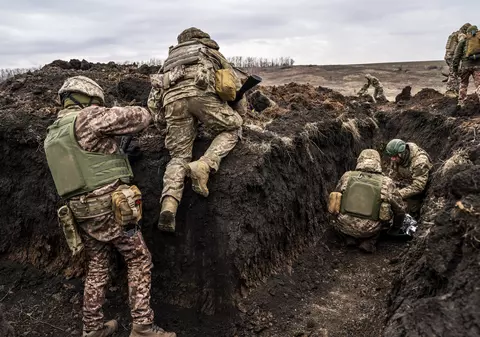 Război în Ucraina, ziua 744 | Atac cu rachete și zeci de drone rusești asupra Ucrainei. Zelenski merge în Turcia