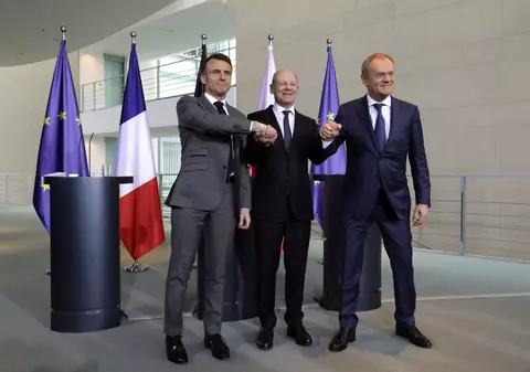 Franța, Germania și Polonia vor cumpăra „imediat” arme pentru Ucraina de pe piața internațională, anunță Scholz: „Suntem hotărâți să nu lăsăm niciodată Rusia să câștige”