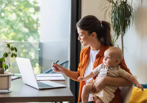 Mai mulți bani pentru părinți și copii, analize gratuite la termen și facilități pentru mamele antreprenor (P)