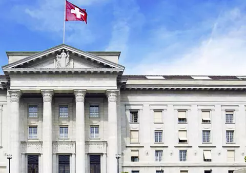 Văduva unui milionar, obligată să plătească în continuare întreținerea primei neveste a bărbatului, a decis instanța supremă din Elveția