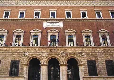 Premieră în justiția italiană. Despăgubiri pentru familia din România a unei badante care a murit într-un accident rutier. Ce sumă vor primi surorile româncei