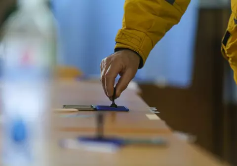 Alegeri prezidențiale 2025 - turul 2. Românii își aleg președintele României dintre George Simion și Nicușor Dan