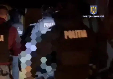 Trei suspecți într-un dosar de pornografie infantilă, audiați la Caraș-Severin: au publicat pe net imagini cu copii în ipostaze sexuale