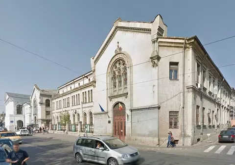 A început reabilitarea clădirii Filarmonicii din Iaşi, aflată în stare avansată de degradare