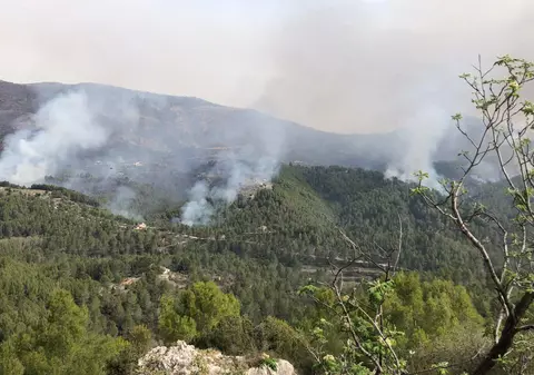 Incendiu masiv de vegetație în estul Spaniei, alimentat de temperaturi anormal de ridicate. 180 de persoane, evacuate