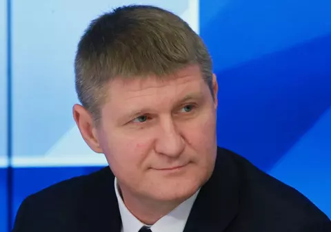 Un deputat din Duma rusă i-a sugerat președintelui Macron să conducă personal armata franceză în Ucraina: „Acest nou Napoleon are șansa să fie bărbat”