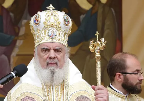 Salariile preoților din România. Patriarhul Daniel are un venit brut de aproximativ 25.000 de lei