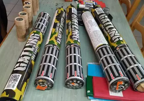 Jandarmii au descoperit materiale pirotehnice ascunse de suporteri într-o groapă săpată pe stadionul din Hunedoara