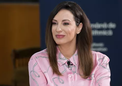 „Nu poți să te antrenezi într-un garaj”. România are două săli pentru gimnastică ritmică, spune președinta Federației