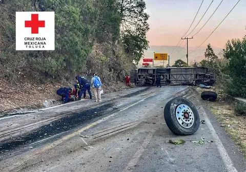 Cel puțin 14 morți și 31 de răniți, după ce un autocar cu pelerini s-a răsturnat pe o șosea din Mexic. VIDEO
