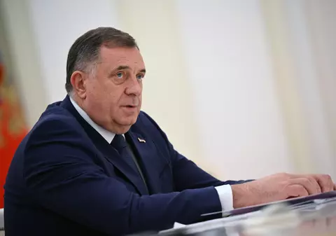 Tensiuni în Balcani. Aflat în Rusia, liderul sârbilor din Bosnia amenință cu secesiunea dacă ONU votează rezoluția privind genocidul de la Srebrenița