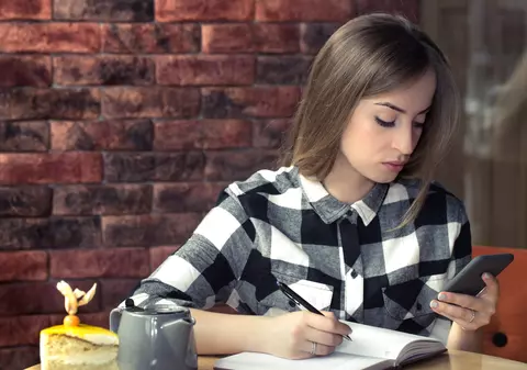 Petec sau petic - cum se scrie corect?