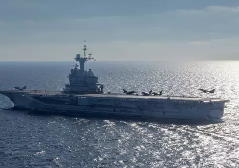 Franţa trimite un portavion nuclear în Marea Mediterană, sub control NATO: „Este un mesaj adresat ruşilor”