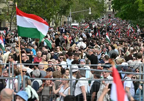 Protest de amploare la Budapesta, față de guvernul lui Viktor Orban, în urma dezvăluirilor din interior privind corupția. VIDEO