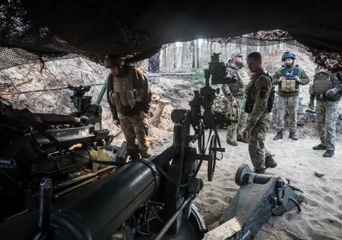 Ucraina are nevoie de muniție. Un lunetist american de pe front spune că soldații Kievului preferă puștile din epoca sovietică, pentru că iau gloanțele de la ruși