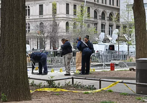 Bărbatul care şi-a dat foc în faţa tribunalului unde se desfăşura procesul lui Donald Trump a murit