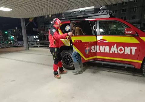 Ucrainenii rătăciți de mai multe zile în Munții Maramureșului, recuperaţi de salvamontiști