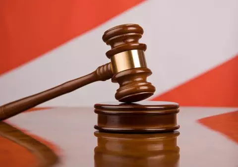 Curtea Constituțională a amânat a cincea oară verdictul privind Legea fugarilor. Ce prevede legea