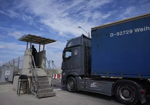 Promisiunea de ajutor a Israelului către palestinieni se lasă așteptată. De ce întârzie livrările în Fâșia Gaza