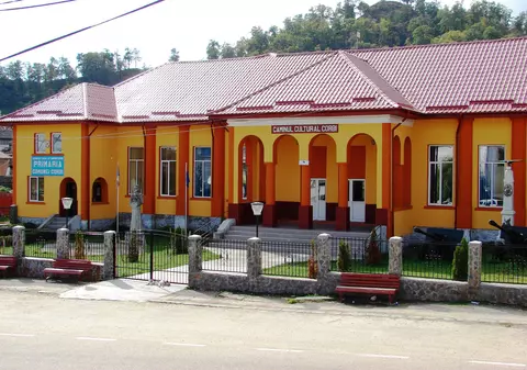 Contabilă din Argeș, condamnată la închisoare după ce a furat, timp de cinci ani, din fondurile unei primării. Prejudiciul, uriaș