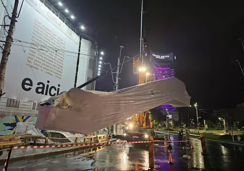 S-au montat primele scări rulante noi în pasajul de la Piaţa Universităţii, anunță Nicușor Dan. Deocamdată, nu sunt funcționale