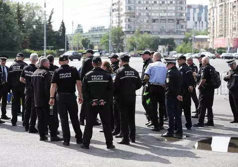 Protest al poliţiştilor locali la Guvern. Vor spor de 75% pentru weekend și sărbători lucrate: „Noi murim la datorie, voi ne blamați!”