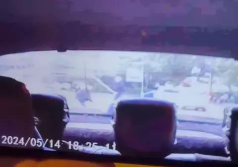 Crima din Crângași. Momentul în care bărbatul de 46 de ani este omorât în bătaie, surprins de o cameră. De la ce a pornit conflictul | VIDEO