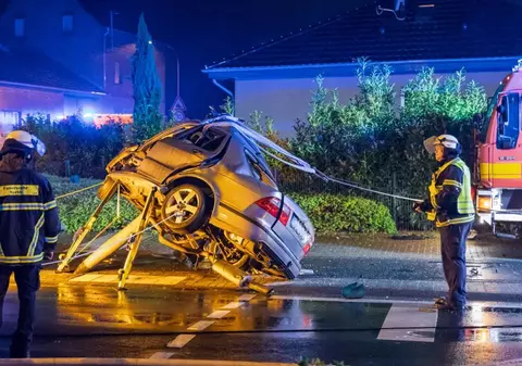 Un român care vindea o mașină bună de casat, în Germania, a făcut accident în timpul testelor și cumpărătorul a murit pe bancheta din dreapta