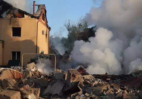 Rusia a declanșat o ofensivă terestră în regiunea Harkov. Armata ucraineană trimite întăriri şi evacuează civili. Ce urmăresc rușii?