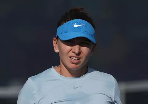 Simona Halep a abandonat la Trophee Clarins, în al doilea meci după revenirea pe teren