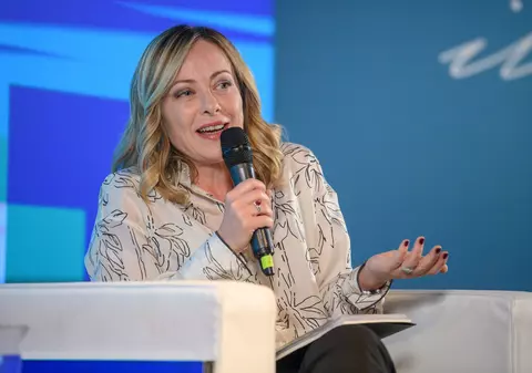 Giorgia Meloni, criticată după ce l-a întâmpinat la aeroport pe un criminal italian condamnat pe viaţă: „Tot ceea ce a lipsit a fost covorul roșu”