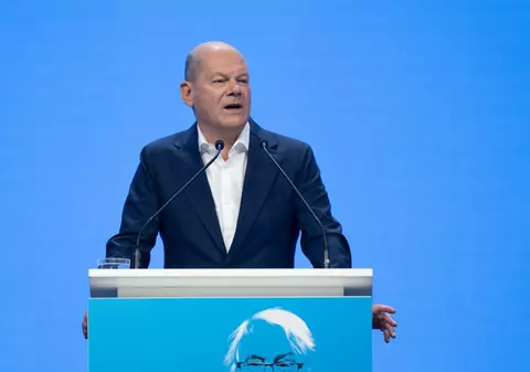 Diminuarea ajutorului pentru Ucraina, considerată de aproape jumătate dintre germani drept o soluţie pentru criza bugetară