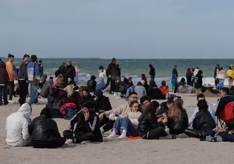 Despre lupta antidrog în România. Nu ne ocupăm să prindem marii traficanți, ci vânăm copii pe la chefuri, ca să dea bine la cifre