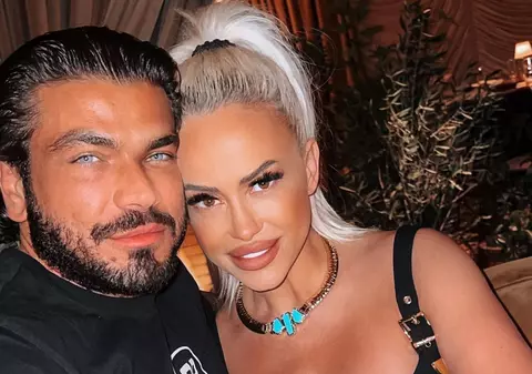 Soțul Andei Adam e asaltat de admiratoare. Ce a găsit artista pe geamul mașinii lui Joseph: „Știu ce mi-am luat, știu ce se întâmplă!”