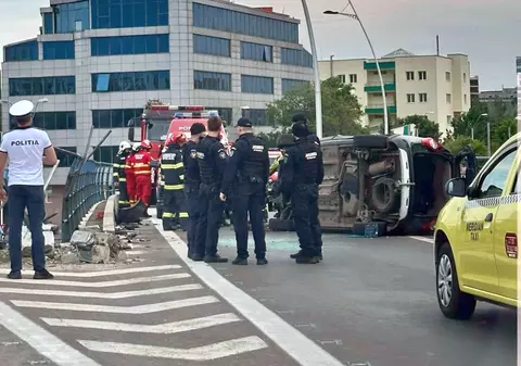 Accident grav pe Podul Basarab din București. Șapte femei, aflate în aceeași mașină, au fost duse la spital. VIDEO