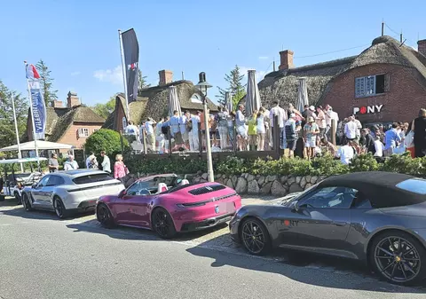 Scandal în Germania după ce mai mulți tineri au strigat lozinci antisemite în fața unui club frecventat de copiii milionarilor germani: „Străinii afară!”