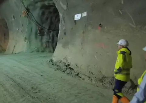 A fost forat primul kilometru de tunel din autostrada Pitești-Sibiu. Imagini de pe șantier | VIDEO