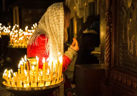 Kievul sfătuiește oamenii să nu meargă la biserică de Paște, de teama unui atac rusesc. „Nu uitați că țara e în război”