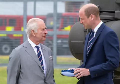 Regele Charles i-a predat prințului William un grad militar pe care îl deținea de 32 de ani: „Este un pilot foarte bun”