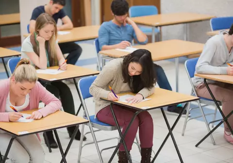 Baremul de corectare la BAC Română 2024, publicat pe EDU.ro