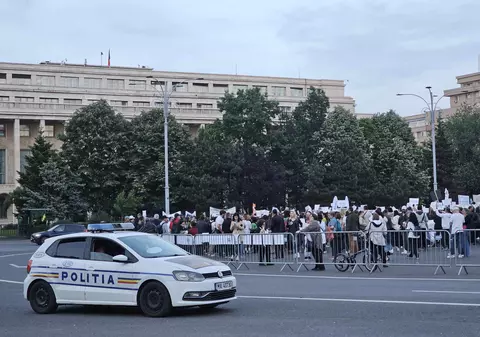 Consilierii de probaţiune protestează la Bucureşti, reclamând că nu şi-au primit integral salariile de la începutul anului