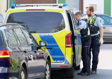 „Mă privea cu ochi uriași”. Ce au descoperit polițiștii germani într-o parcare unde au fost chemați ca să captureze un șarpe boa constrictor de 1,5 metri