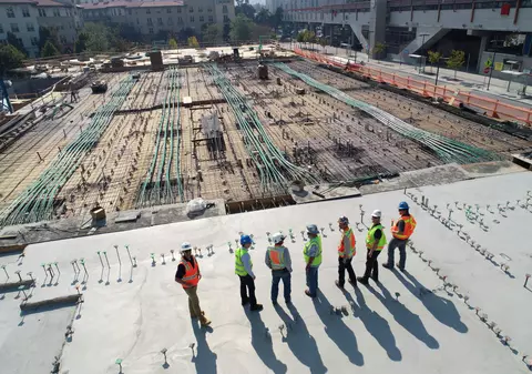 Index salarial eJobs: Peste o treime dintre angajații din construcții au salarii cuprinse între 4.500 și 7.000 de lei. Media netă în domeniu este de 5.000 de lei pe lună