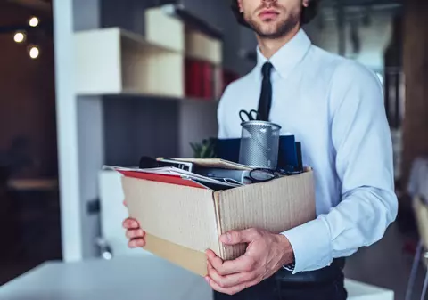 Decizie importantă a Înaltei Curți referitoare la concedieri. De când curge preavizul și care este ultima zi de muncă: „Se calculează efectiv pe zile lucrate sau care ar trebui să fie lucrate” 