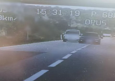Cum a rămas fără permis pentru 300 de zile un șofer de 67 de ani din Dâmbovița, prins de radar cu „doar” 139 km/h