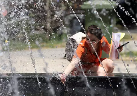 IMAGINI din Bucureștiul aprins de caniculă. A treia zi cu temperaturi de peste 35 de grade Celsius