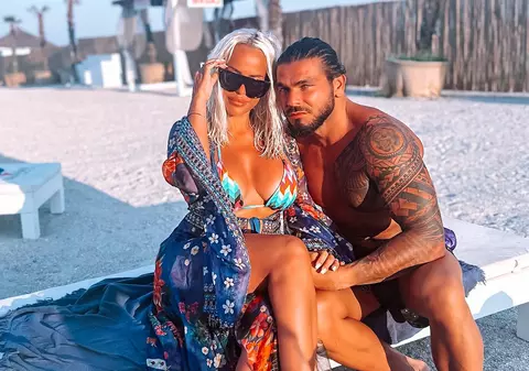 Anda Adam și Yosif Mohaci se căsătoresc astăzi. Artista va purta trei rochii de mireasă. Cum arată decorul de la intrarea în restaurant