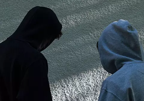 13.000 de euro pentru crimă. Atât primesc adolescenții din partea bandelor care îi angajează să le ucidă rivalii, în Suedia