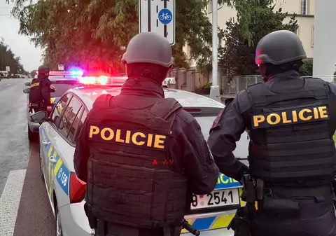 „Alertă maximă”. Poliția cehă, mobilizată din cauza amenințării cu un atac terorist